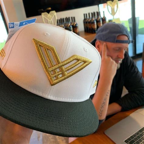 rob dyrdek v hat.